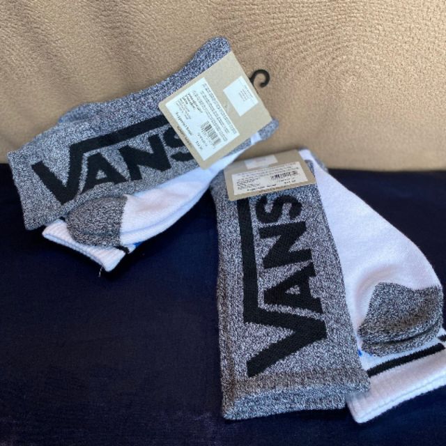 vans authentic with socks