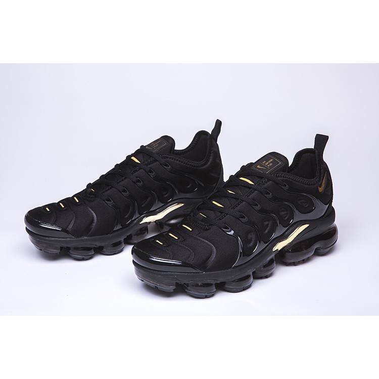 vapormax plus women's black and gold