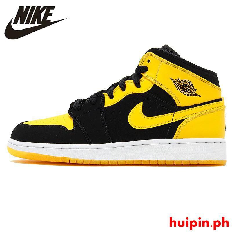 black and yellow jordan 1