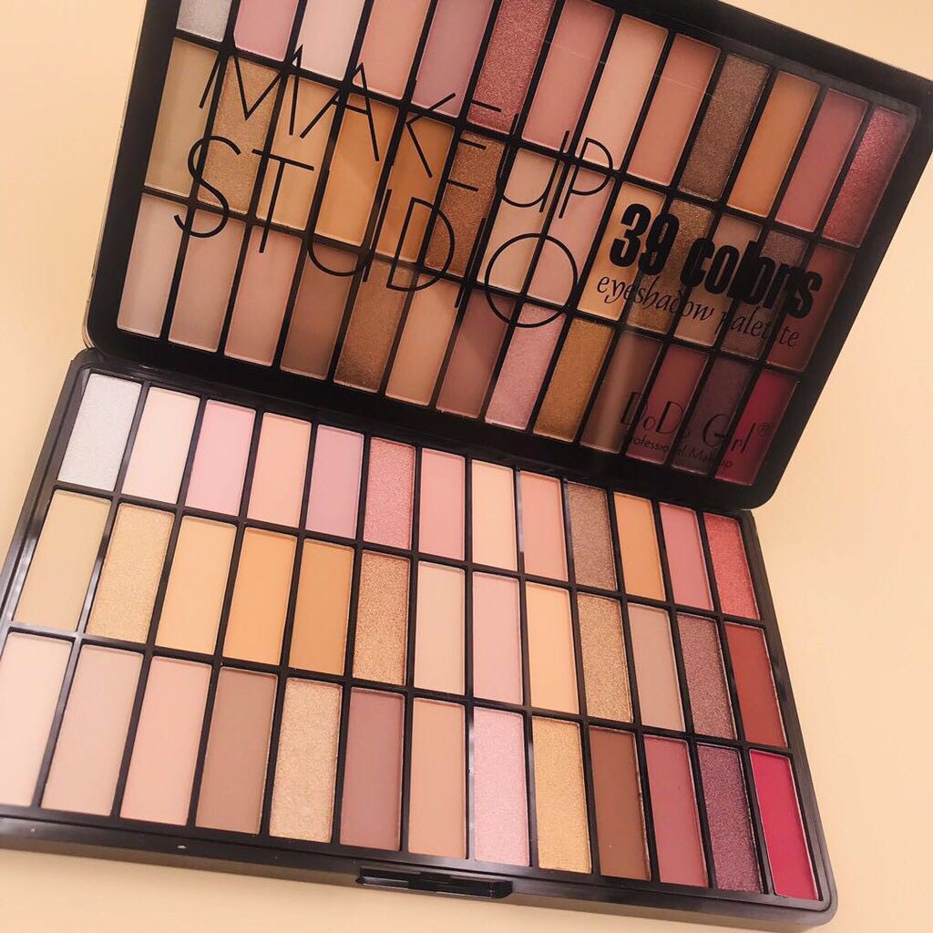 makeup studio eyeshadow and highlighter palette