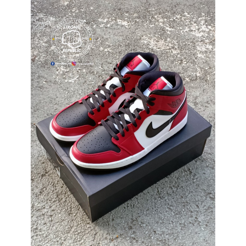 chicago toe jordan 1 mid