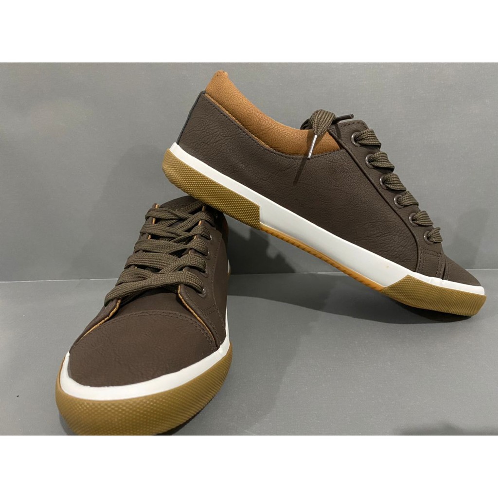 size 7.5 mens in women's