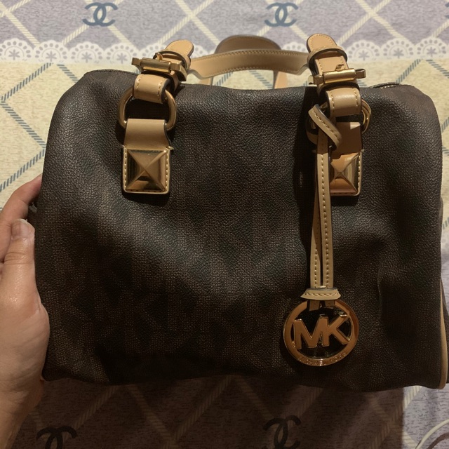 michael kors doctor bag price