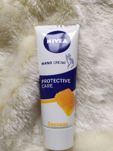 nivea protective care beeswax