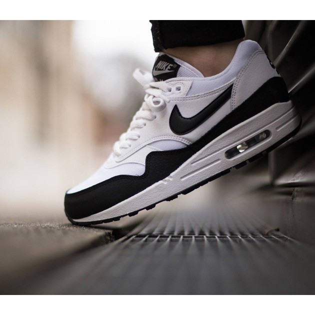 nike air max 1 essential black white