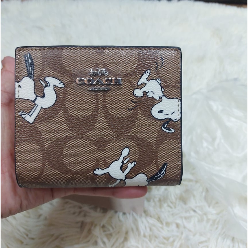 COACH X PEANUTS SNAP WALLET IN SIGNATURE CANVAS WITH SNOOPY | Shopee  Philippines
