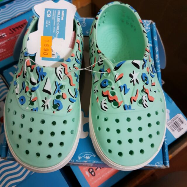 sale on native shoes