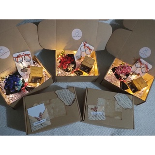 Surprise Box Gift Set with Mini Dried Flower Bouquet
