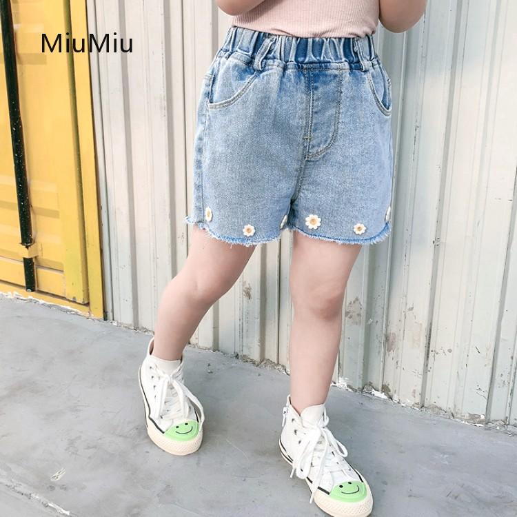 hot girls in jean shorts