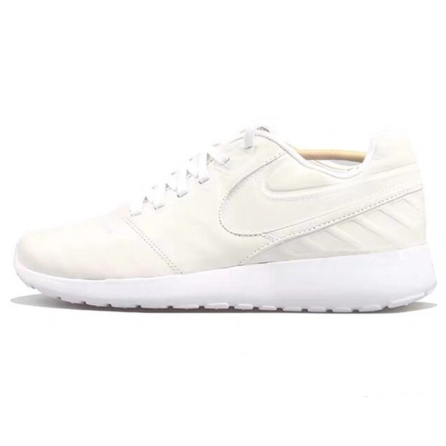 white rubber shoes for ladies nike