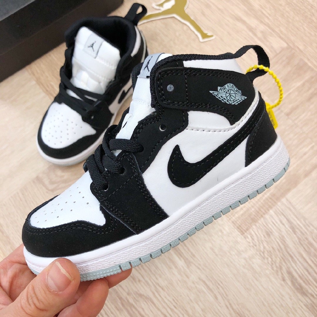 boys black basketball shoes