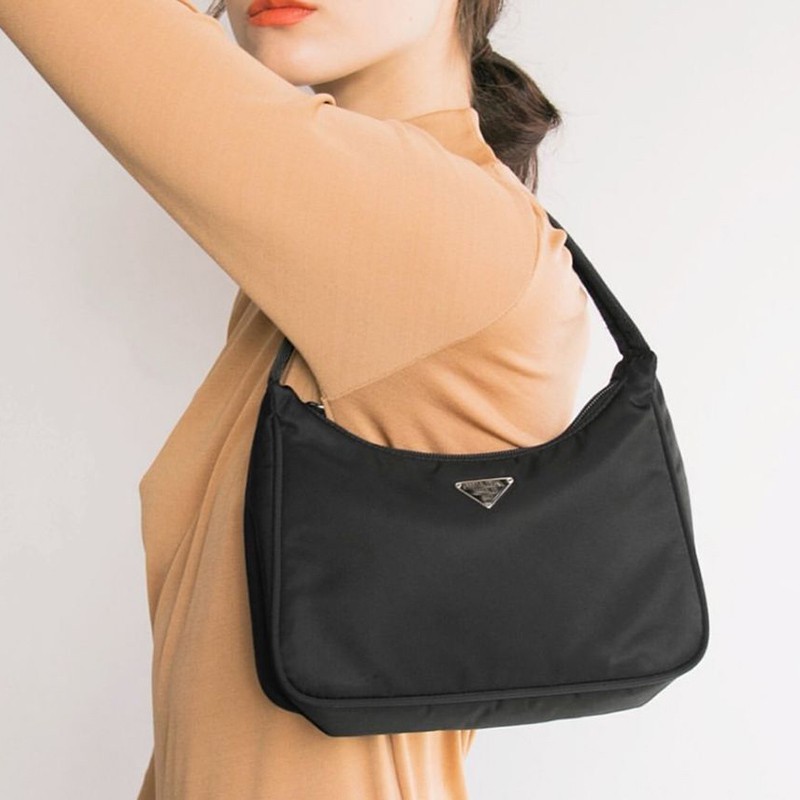 small vintage shoulder bag