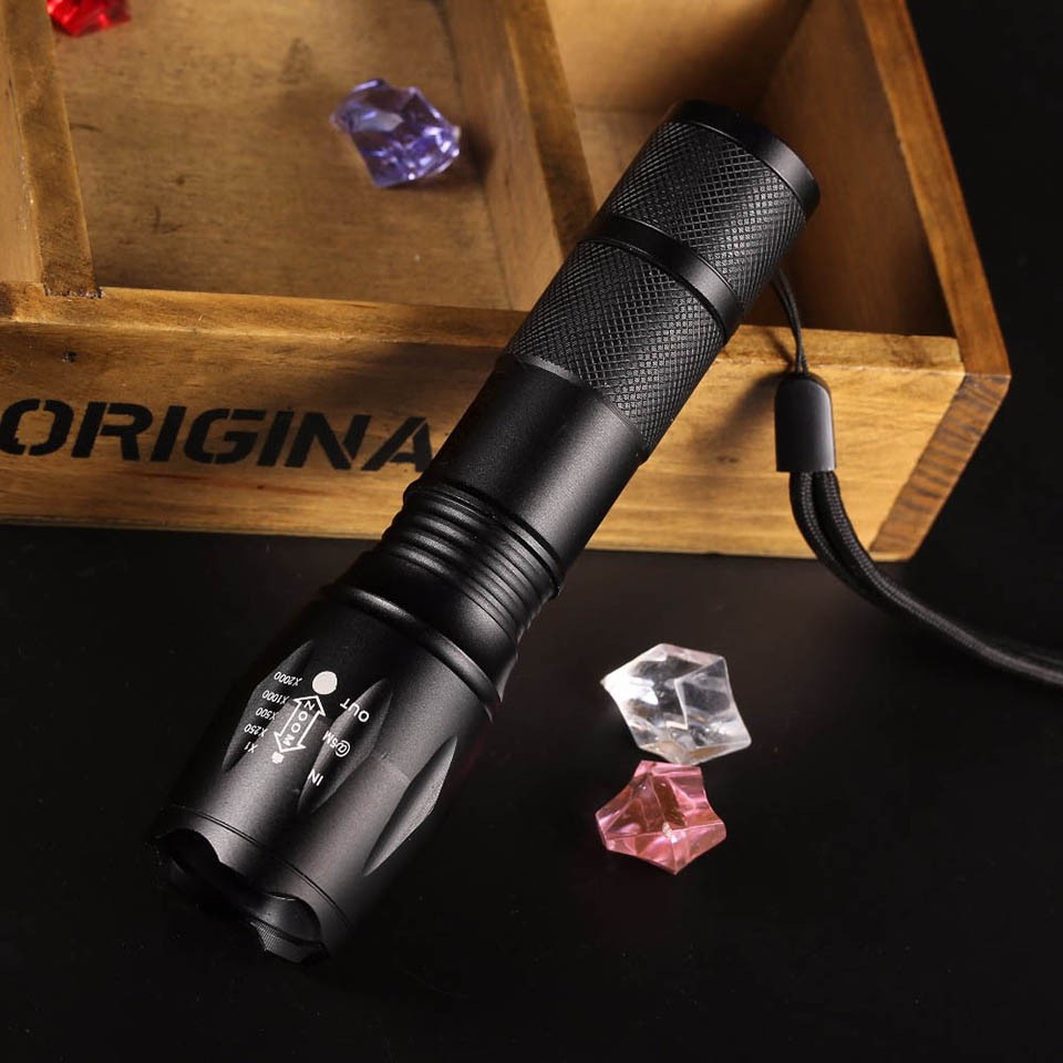 Tatical 990000LM 5Mode Zoom Focus LED Flashlight Torch Smart Charger Battery 