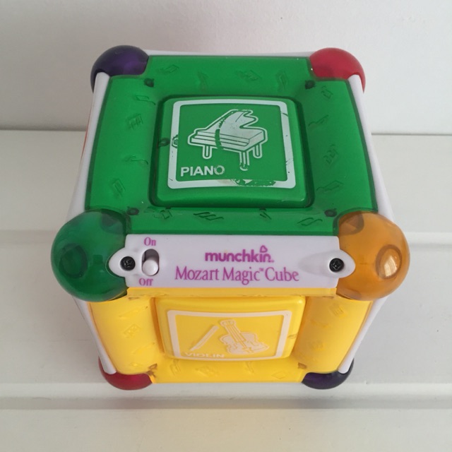 munchkin mozart magic cube