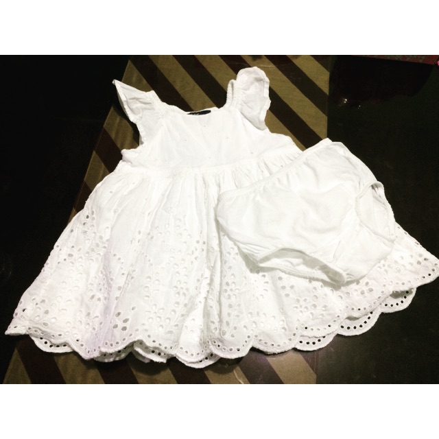 baby gap eyelet dress