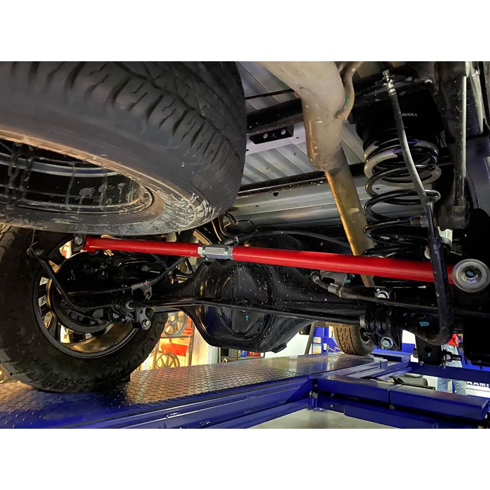 Panhard Rod latteral rod Adjustable for Navara NP300 lifted rear wheel