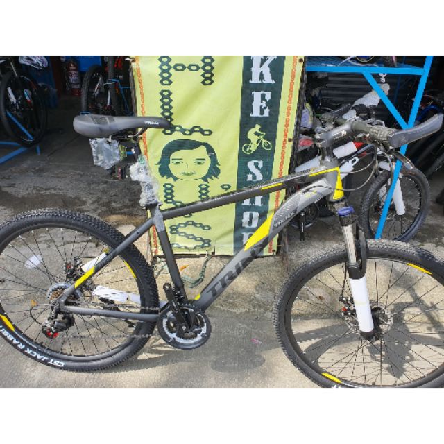 trinx mountain bike m136 price