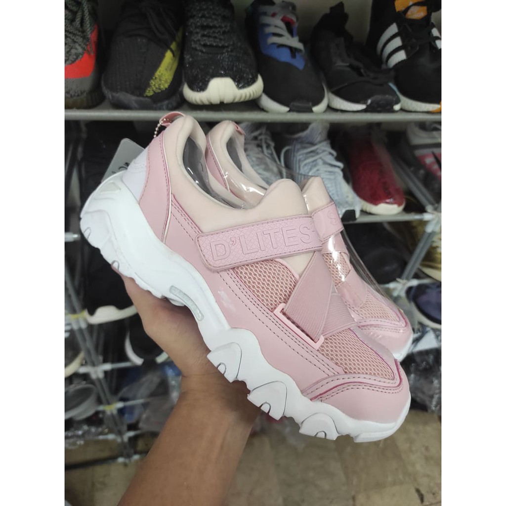 Ambient sorg utålmodig Skechers D'Lites - Mall Pull Out Shoes (M.P.O.) Sizes 39 & 40 euros/24.5 &  25cm | Shopee Philippines