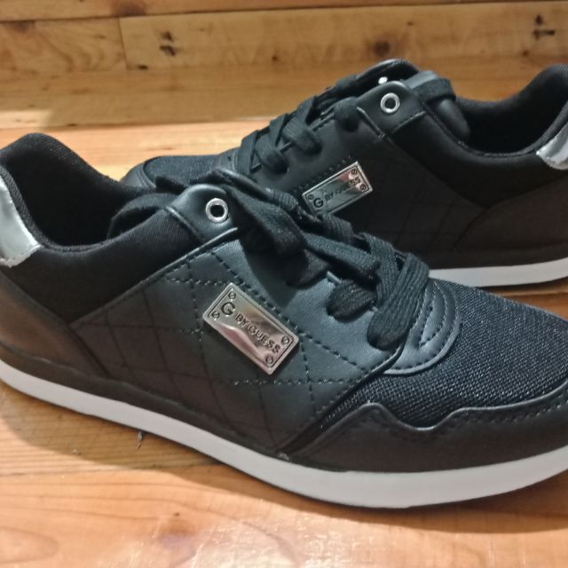 guess shoe box