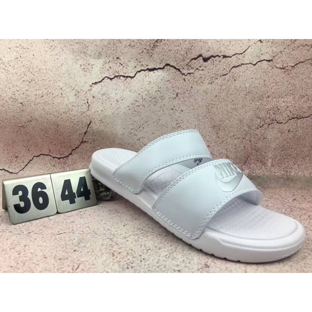 nike sandals with pouch