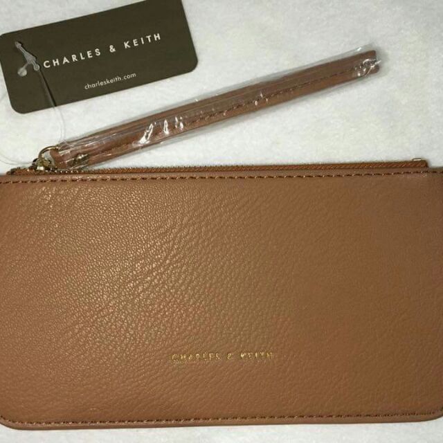 charles and keith wristlet