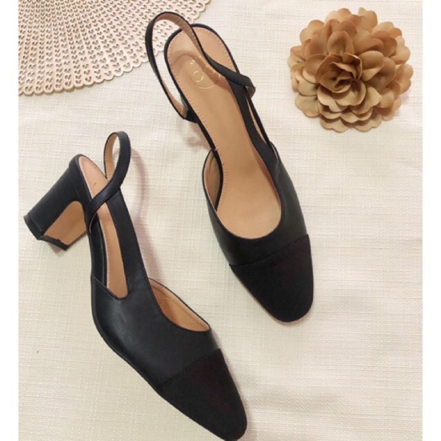 cap toe slingback pump