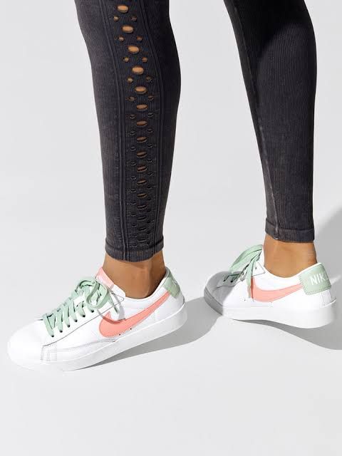 nike pistachio frost leggings