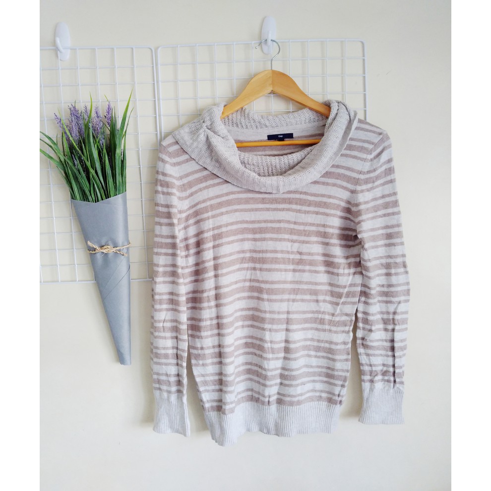 gap striped turtleneck