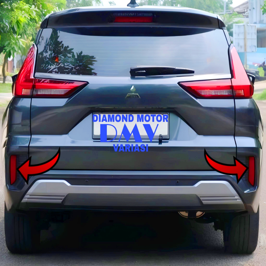MATA Cat's Eye Reflector LED Light Rear Bumper Model D Mitsubishi ...