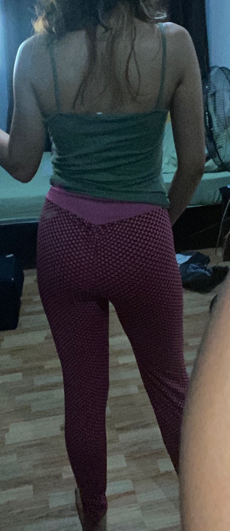 Thicc Ass In Yoga Pants