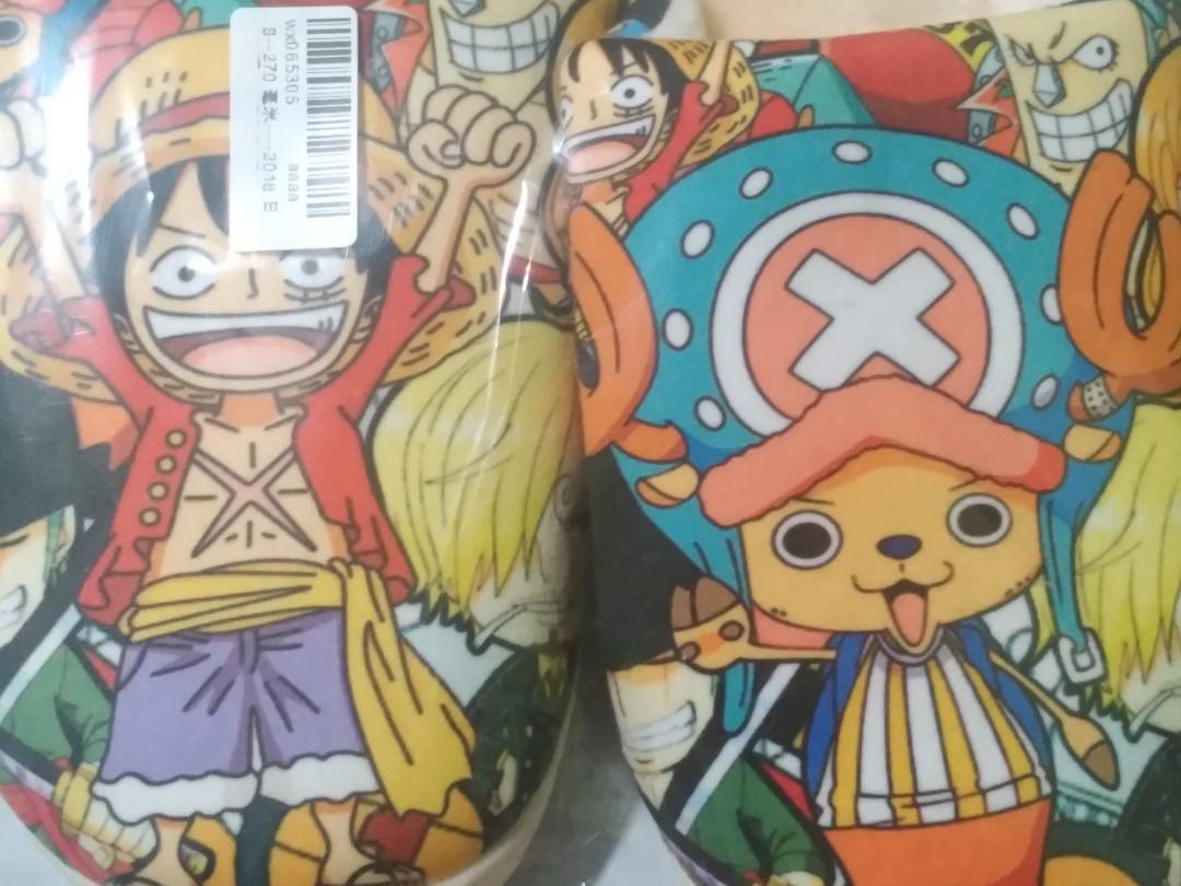 One Piece đồ dùng Mùa Đông Luffy: Mùa đông đang đến gần, hãy trang trí cho ngôi nhà của bạn với những đồ dùng mùa đông của One Piece, đặc biệt là đồ dùng có hình Luffy. Cùng xem những món đồ đáng yêu và ấm áp trong bộ sưu tập hàng đầu của chúng tôi.