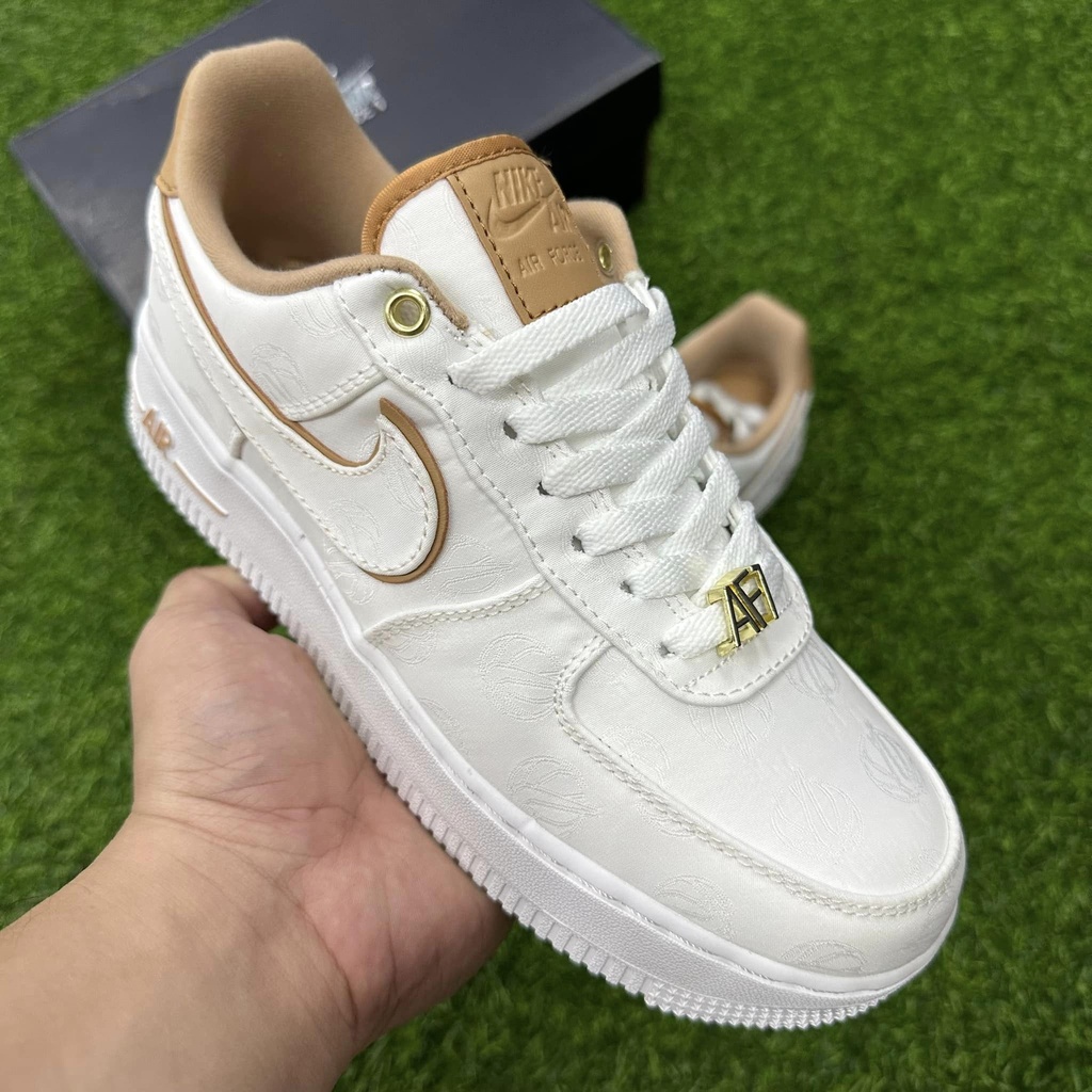 Women's Nike Air Force 1 '07 LX White/Bio Beige (Unauthorized Authentic) |