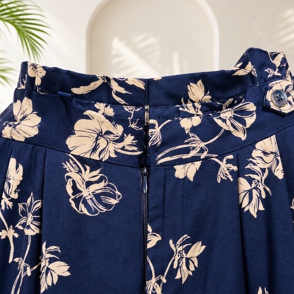 NAVY FLORAL MID-HIGH WAIST WIDE-LEG PANTS product photo 4