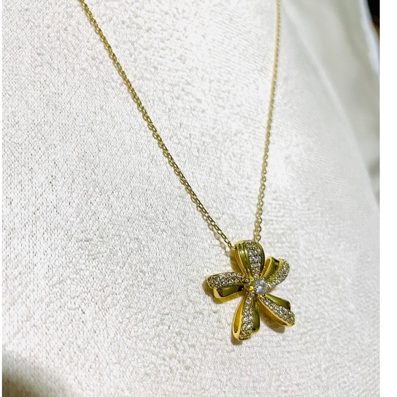 Wild Flower / Windmill-Inspired Pendant Necklace | 18K Yellow Gold Setting | Diamond Accent product photo 2