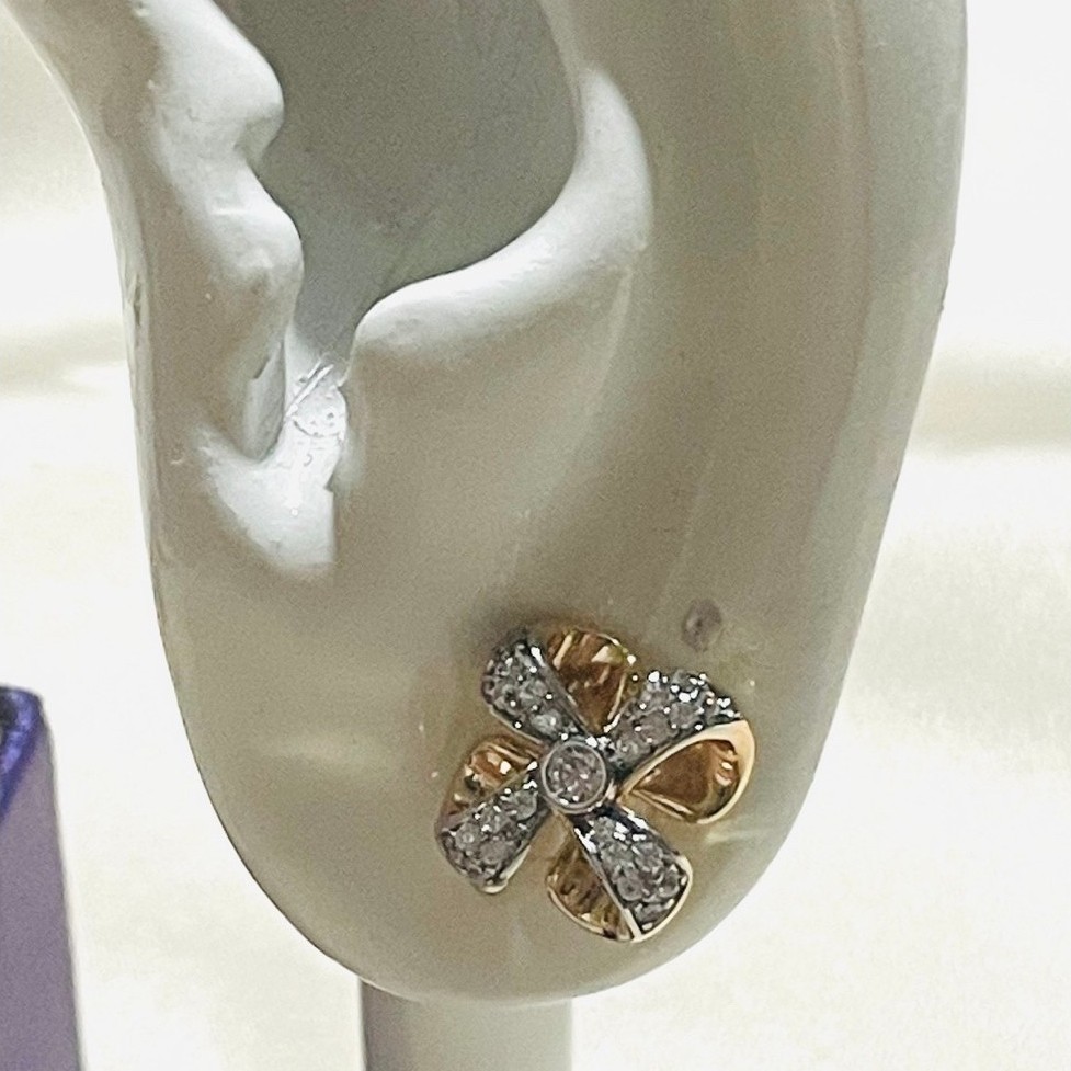 Windmill Flower Stud Earrings | Pavé Diamond Accent | Two-Tone Champagne Gold Setting product photo 5