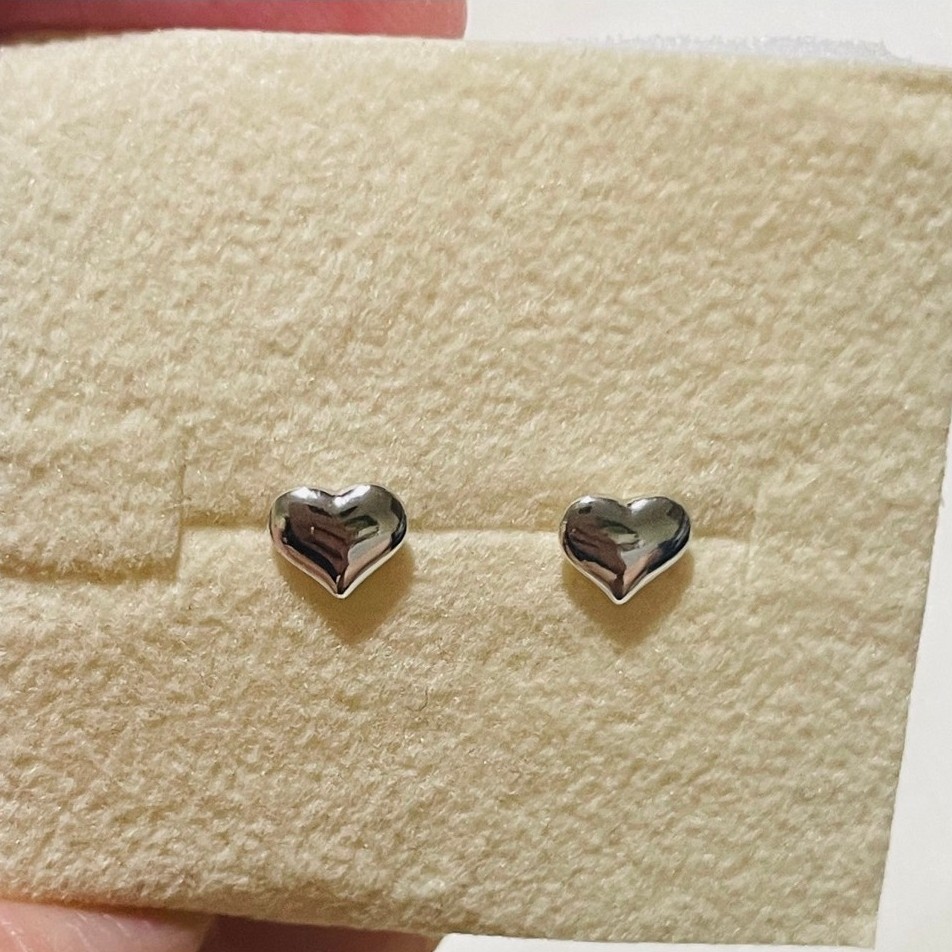 Minimalist Flat Heart Stud Earrings | Platinum Vermeil | Pure Sterling Silver 925 product photo 3
