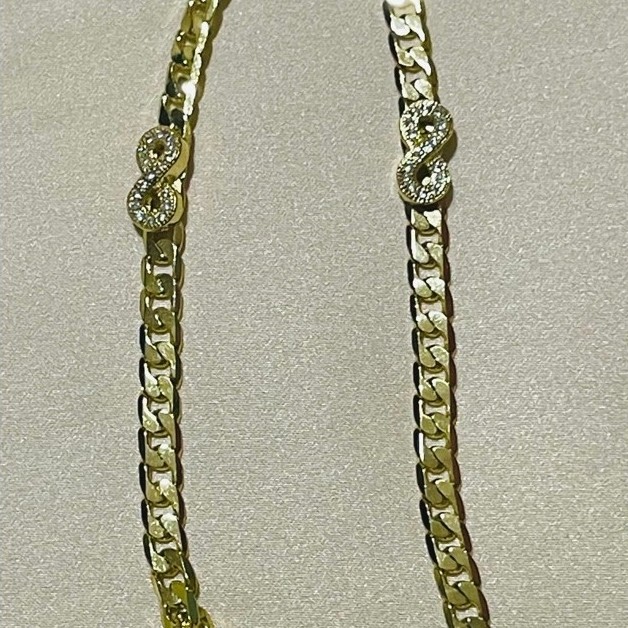 Curb Chain Bracelet | Clover Leaf & Infinity Charms | Diamond Accents | 18K Gold Setting | 16-18cm product photo 5