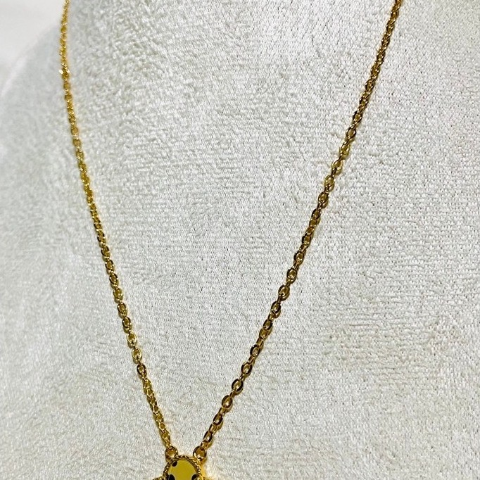 Leopard Print Clover-Inspired Centered Necklace|Yg Setting |Double-Sided Leopard Pendant |Adj. 16–17 product photo 3