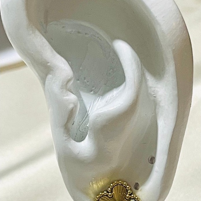 VC@-Inspired Vintage Alhambra Stud Earrings | 18K Yellow Gold | Guilloché Sunburst Finish product photo 4