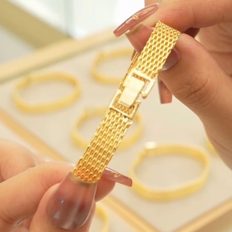 Vintage Mesh Bracelet | 18K Yellow Gold Settings | Solid Lock | 17–17.5 cm product photo 5