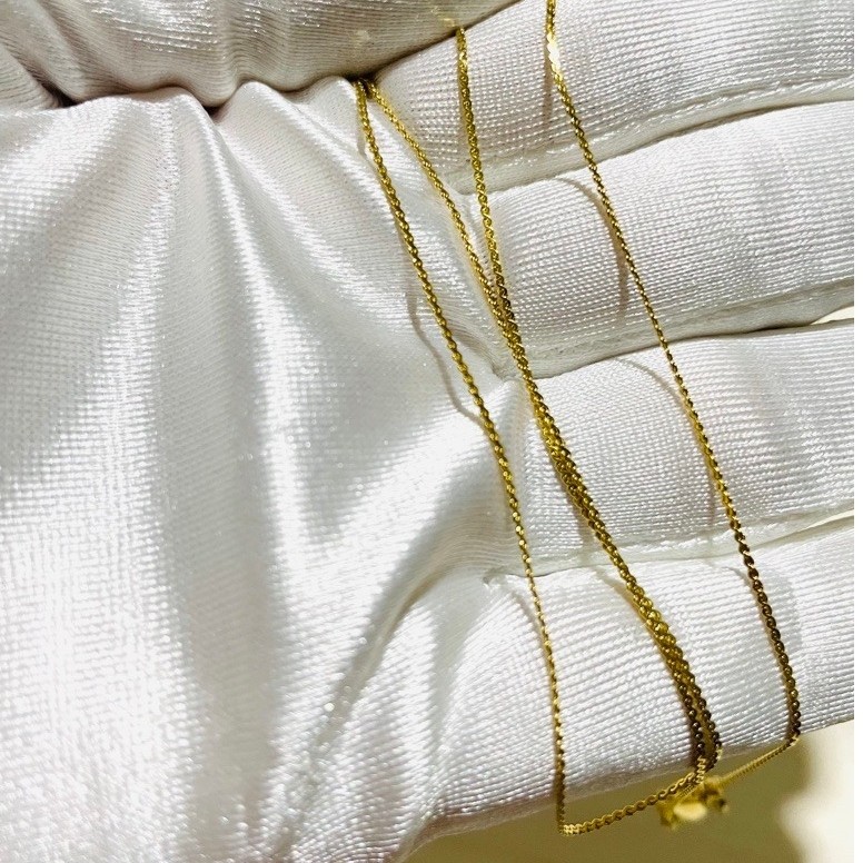 Twisted Rope Chain Necklace | Fine Diamond-Cut Link Design | 18K Yellow Gold Setting | 22 Inches product photo 4