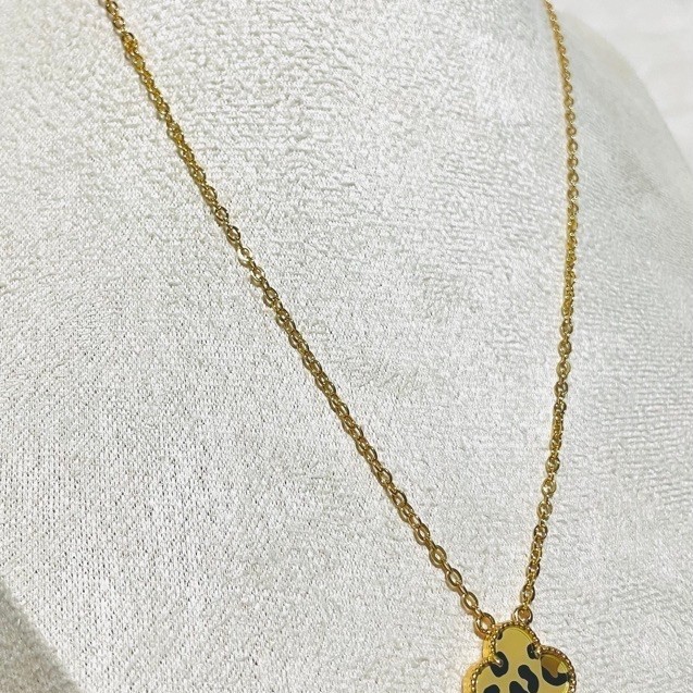 Leopard Print Clover-Inspired Centered Necklace|Yg Setting |Double-Sided Leopard Pendant |Adj. 16–17 product photo 2