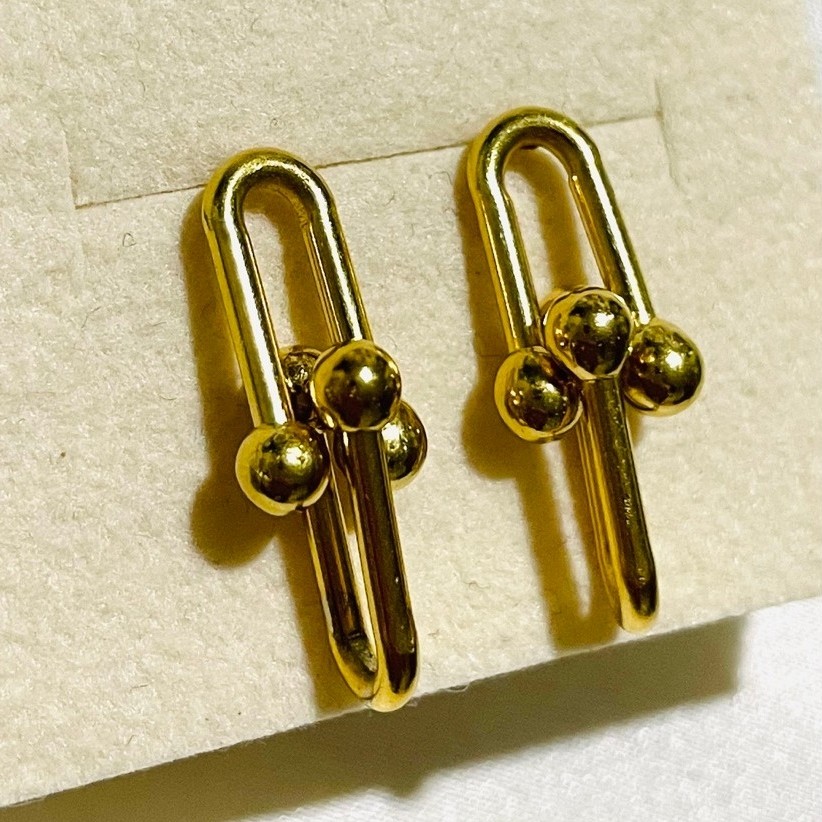 U-Link Stud Earrings | Modern Hardware-Inspired Design | 18K Yellow Gold Setting product photo 3
