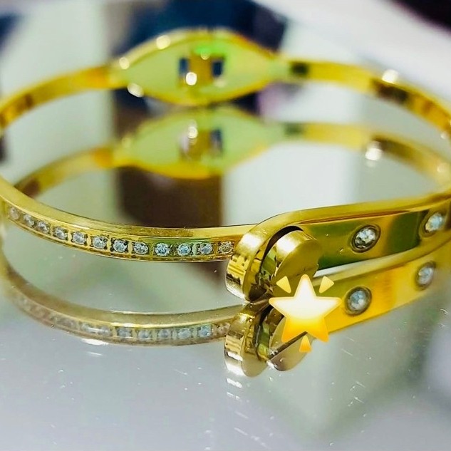 Diamond-Accented Bangle | Adjustable 17–18cm | Yellow Gold Setting product photo 2