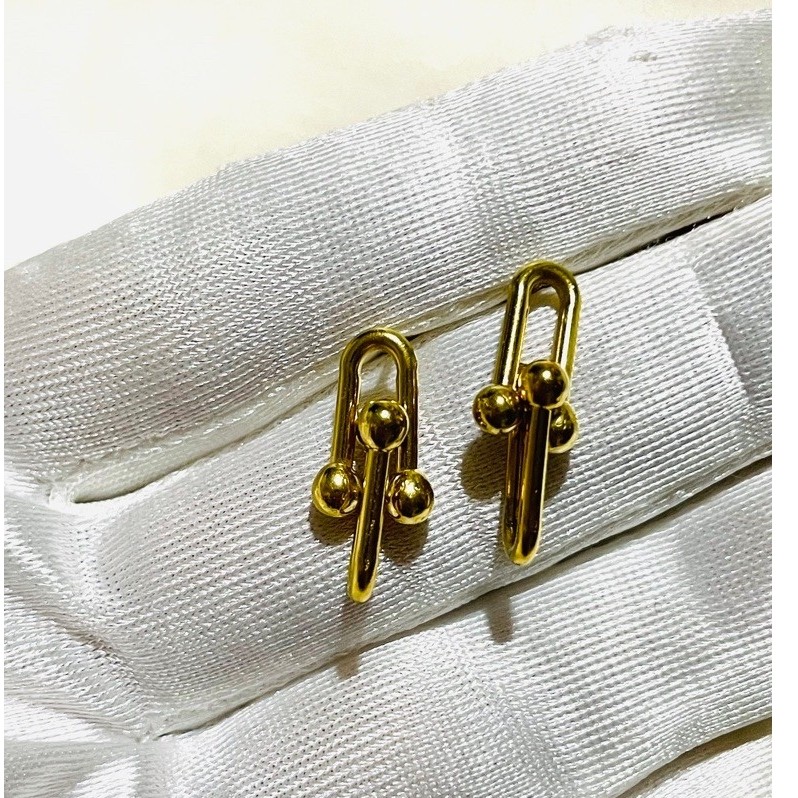 U-Link Stud Earrings | Modern Hardware-Inspired Design | 18K Yellow Gold Setting product photo 2
