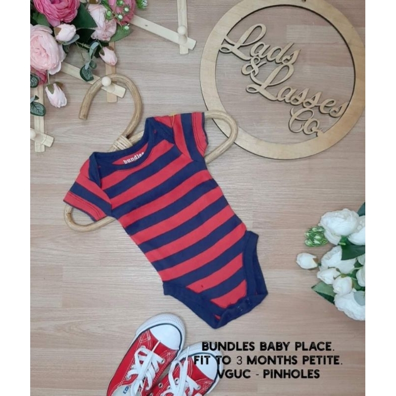 Bundles Baby Place Striped Baby Onesie Fit to 3 Months Petite Unisex