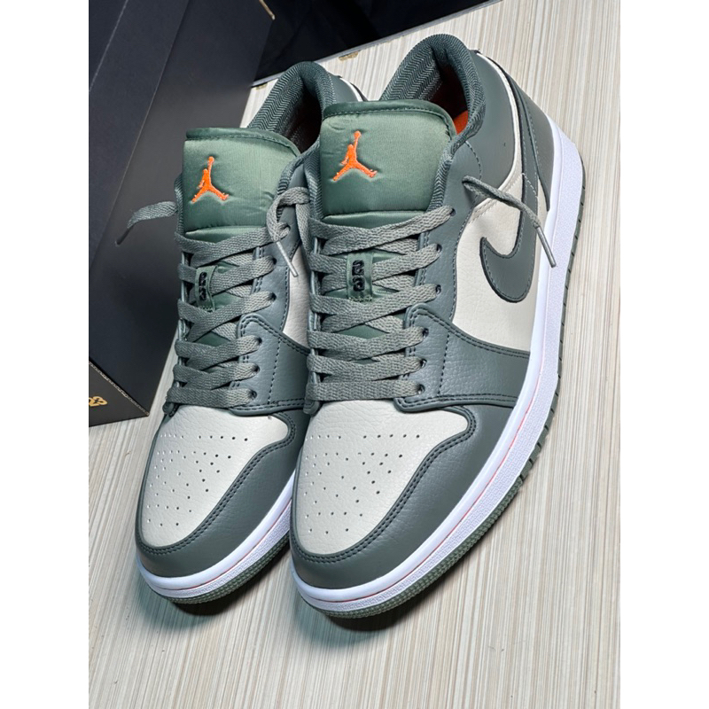 aj1 low military green