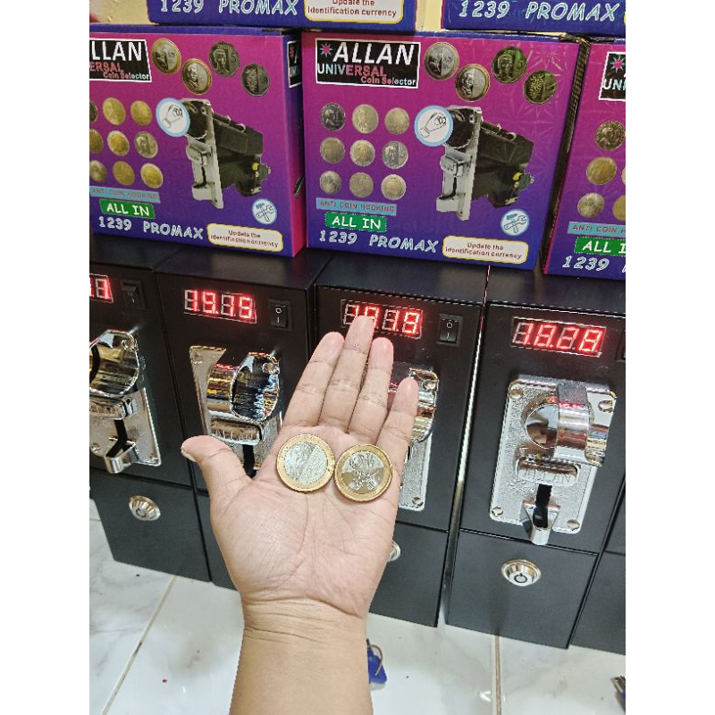 NEW UNIVERSAL COINSLOT 1-5-10-20 NEW AND OLD COINS ACCEPTED - Image 3