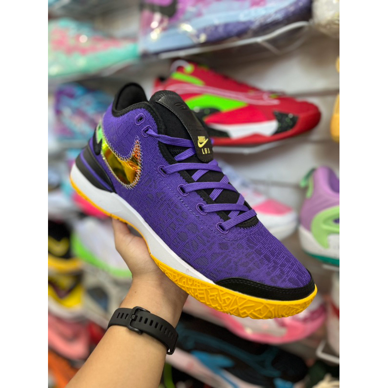 希少レブロン18lowコラボ27cm 希少レブロン18lowコラボ27cm Amazon | NIKE Lebron 18 ローフローラル