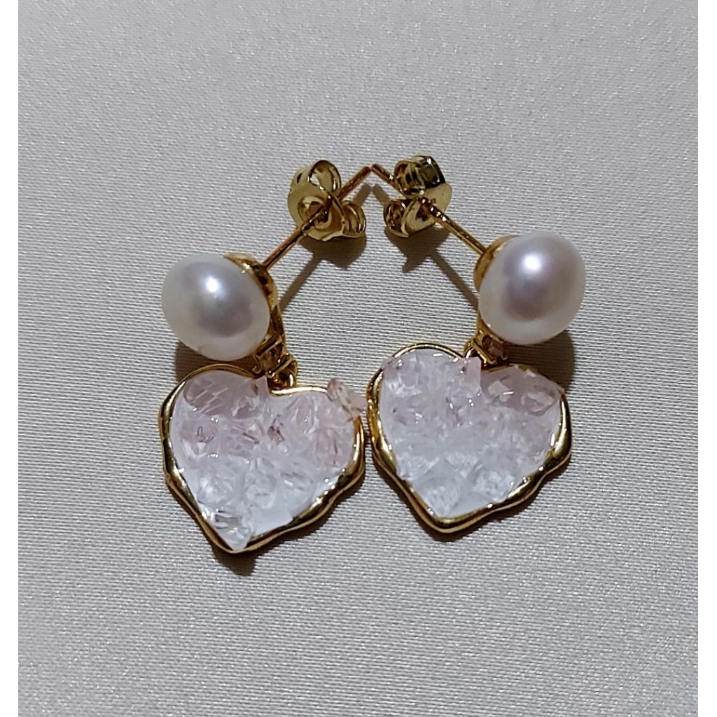 Pearl and Heart Drop Earring yg. product photo 3